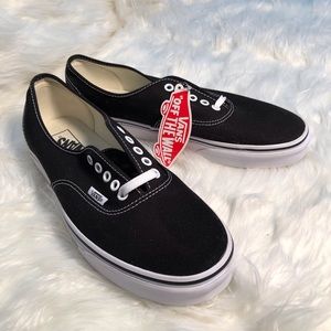 Classic vans black and white